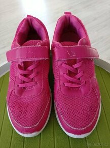 Dětské boty velikost 34