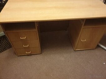 Psací stůl
