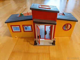 Domeček s ploty Playmobil