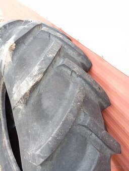 Prodám traktorové pneu 1 kus