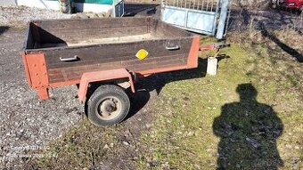 Přívěsný vozík za auto