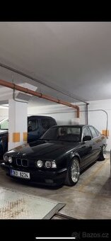 BMW E34 525i 1989 řadový šestiválec
