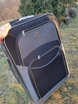 Kufr na cestování + malý kufřík na cestování