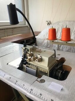 Prodám  průmyslový  5 nitný overlock