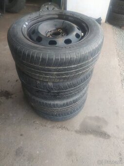 Letní pneu Barum 14" na plechových discích