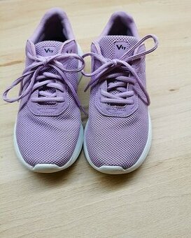 dívčí tenisky vel. 37