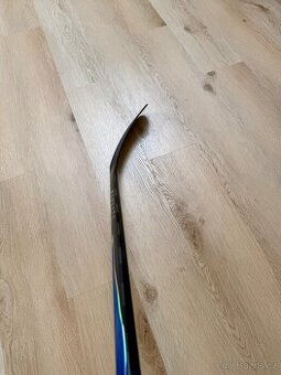 L - Hokejka Bauer Flylite 77 Flex P88