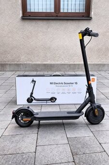 Xiaomi Mi Electric Scooter 1S – elektrická koloběžka,zánovní
