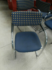 Židle křeslo kovové čalouněné látkou za 290 kč