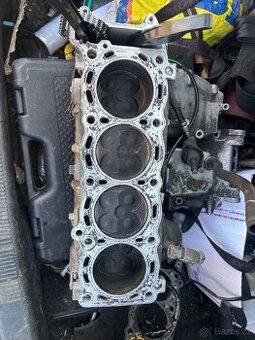 Polomotor na Suzuki Gsxr 750 00-03 R737 R739