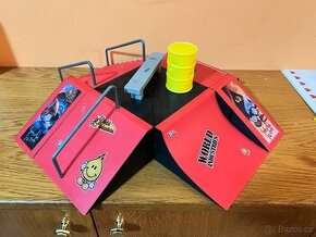 Tech deck skatepark