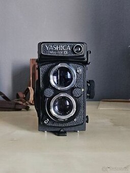 Yashica mat 124g