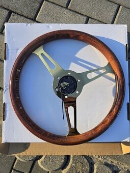 Dřevěný volant 38cm
