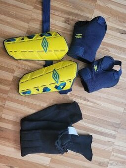 Chrániče na fotbal dětské Umbro - 1