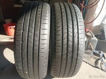 2xletní pneu 215/65/17.Hankook.