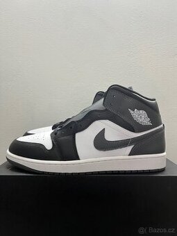 Jordan 1 Mid Black White Iron Grey -46
