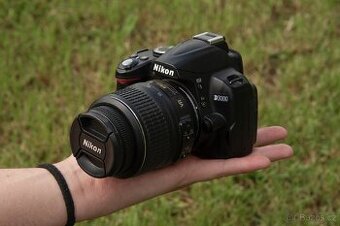 Nikon D3000 + objektív Nikon 18-55mm