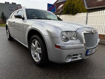 Chrysler 300C 5.7 hemi 250kw - 340PS 4x4 - touring -NOVÝ LAK