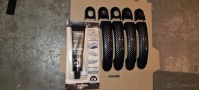 Kryty Klik Carbon a Lišta hrany kufru +Silikon Vw Touran