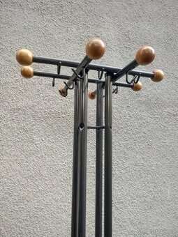 VĚŠÁK KOVOVÝ VELKÝ - PC 3000,-