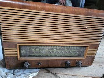 Radio TESLA 605A