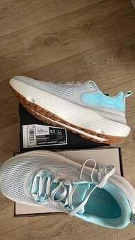 Dámské běžecké boty Under Armour Infinite Elite 2 vel.41