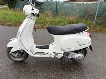 Piaggio Vespa 125ccm LX rv:2009. Najeto cca:19tis. Lehce hav