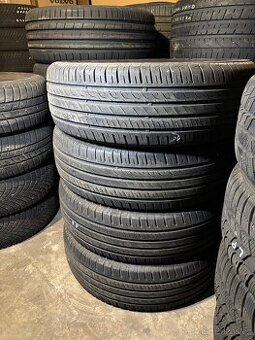 Letní Barum Bravuris 5 HM 215/65 R17