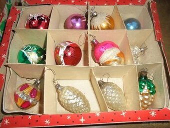 staré vánoční ozdoby