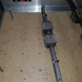 Lineární vedení THK délka 380mm šířka 15mm,2 x vozík