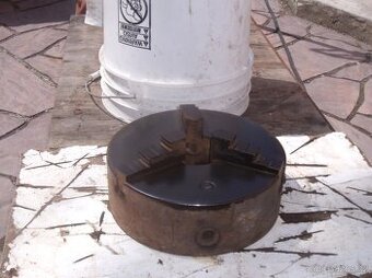 Univerzální sklíčidlo 250mm. Elektromotor