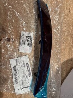 Odrazka nárazníku pravá Škoda Fabia 6V6 945 106