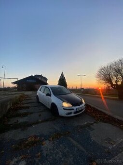 Golf 5 1.6 benzin 75kw
