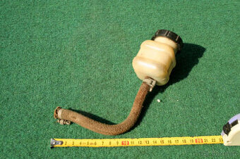 nádobka brzdové kapaliny