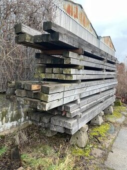 Hranoly různých rozměrů  cca 10 m3 starší