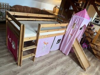 Dětská postel s kliuzačkou