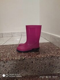 Prodám dětské holínky, levně.