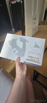 Pokémon Ultra Premium Collection (Charizard) – se SLEVOU