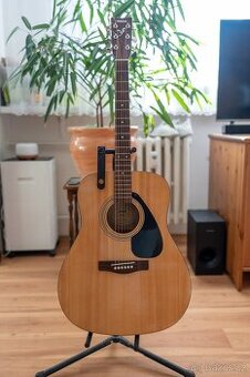 Akustická kytara Yamaha F310