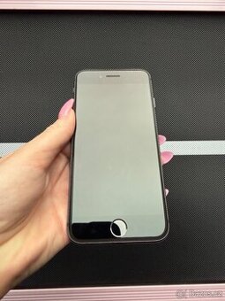 iPhone 8 64GB