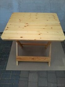 Prodám dřevěný rozkládací stolek - 1