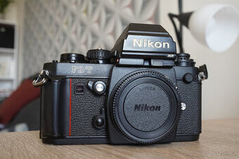 Nikon F3/T (titan), kinofilmový fotoaparát