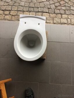 Závěsné wc
