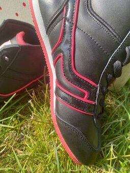 Tenisky black/pink vel. 35