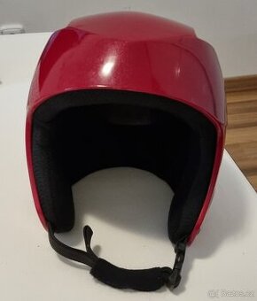 Helma na lyže nebo snowboard