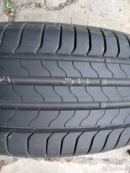 Bridgestone 215/60/R17 letní