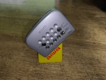 Autoreverzní Walkman SONY WM-EX404 + stojánek Aiwa ,čti popi