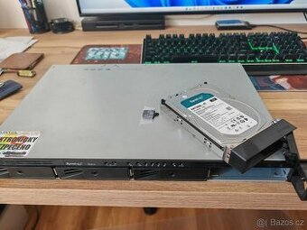 Synology NAS RS 816 (bez disků)