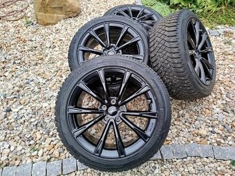 Alu kola Tesla 19"+zimni pneu s hroty