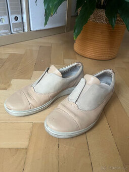 Zachovalé kožené boty Ecco